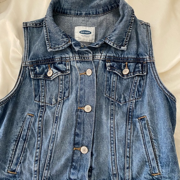 Old Navy Women’s Jean Jacket Vest - Picture 3 of 4